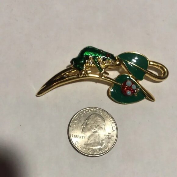 Vintage Gold Tone Green Enamel Bug Insect Ladybug Leaves Brooch Pin - Picture 5 of 5